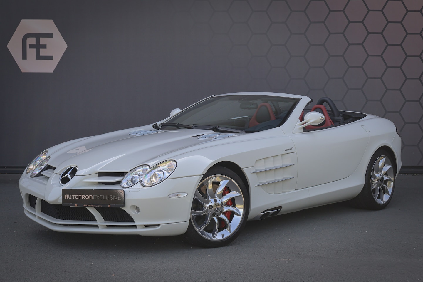 Mercedes-Benz SLR - McLaren Roadster 5.4 V8 | MINT CONDITION | CERAMIC BRAKES | CARBON BODY | 1 OF 520 | BOSE - AutoWereld.nl