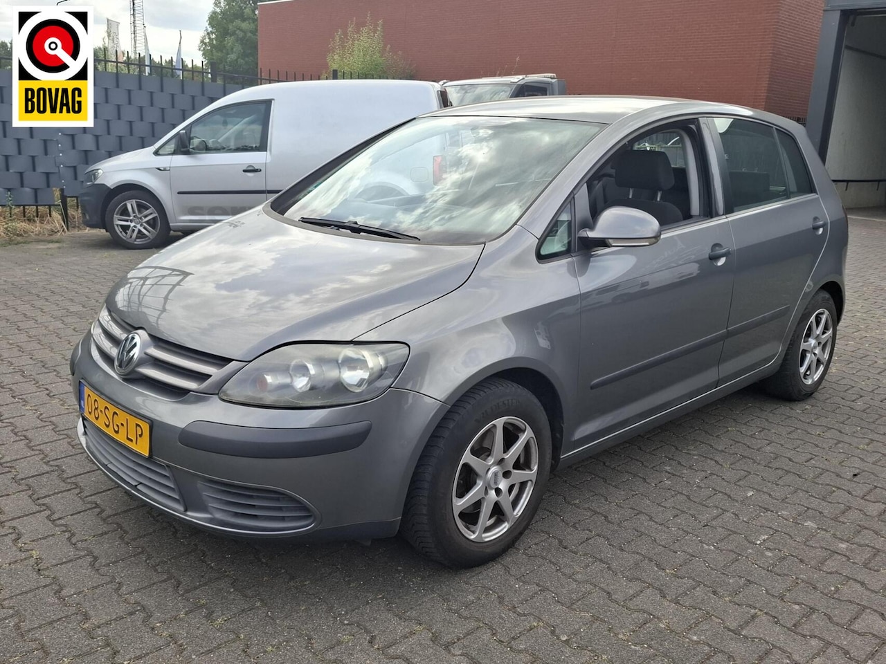 Volkswagen Golf - 1.6 FSI Comfortline / AIRCO / RIJDT GOED - AutoWereld.nl