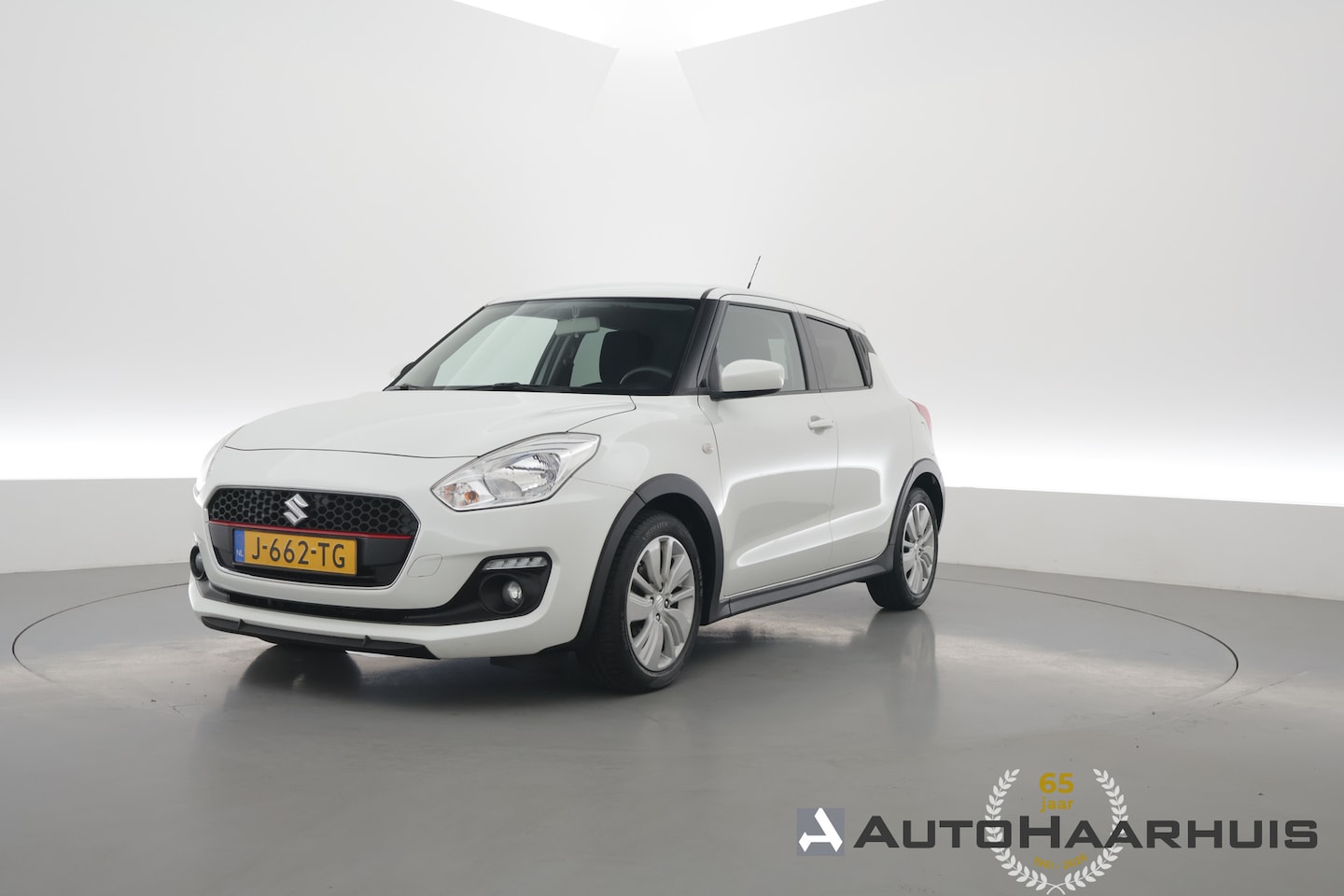 Suzuki Swift - 1.2 GT 90PK Smart Hybrid | Rijklaar! | Orig. NL | Stoelverwarming | NAV+App.Connect | Airc - AutoWereld.nl