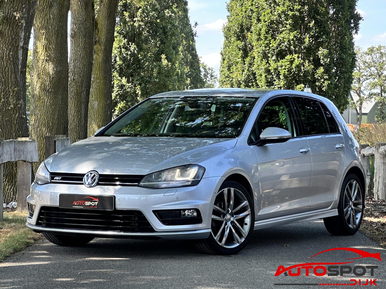 Volkswagen Golf - 1.2 TSI Highline R-Line - AutoWereld.nl