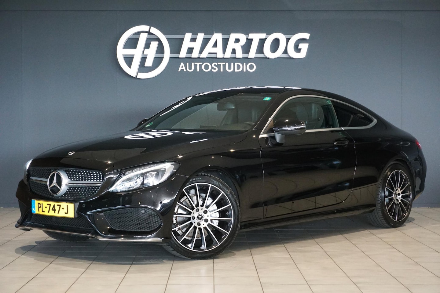 Mercedes-Benz C-klasse Coupé - 180 Ambition AMG + SPORTSTOELEN / 19'' / STOELVERWARMING / XENON - AutoWereld.nl