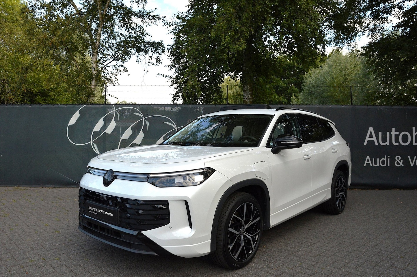 Volkswagen Tayron - 1.5 eHybrid |Black Style|Panoramadak|Stoelventilatie|360Cam|IQ Light| - AutoWereld.nl