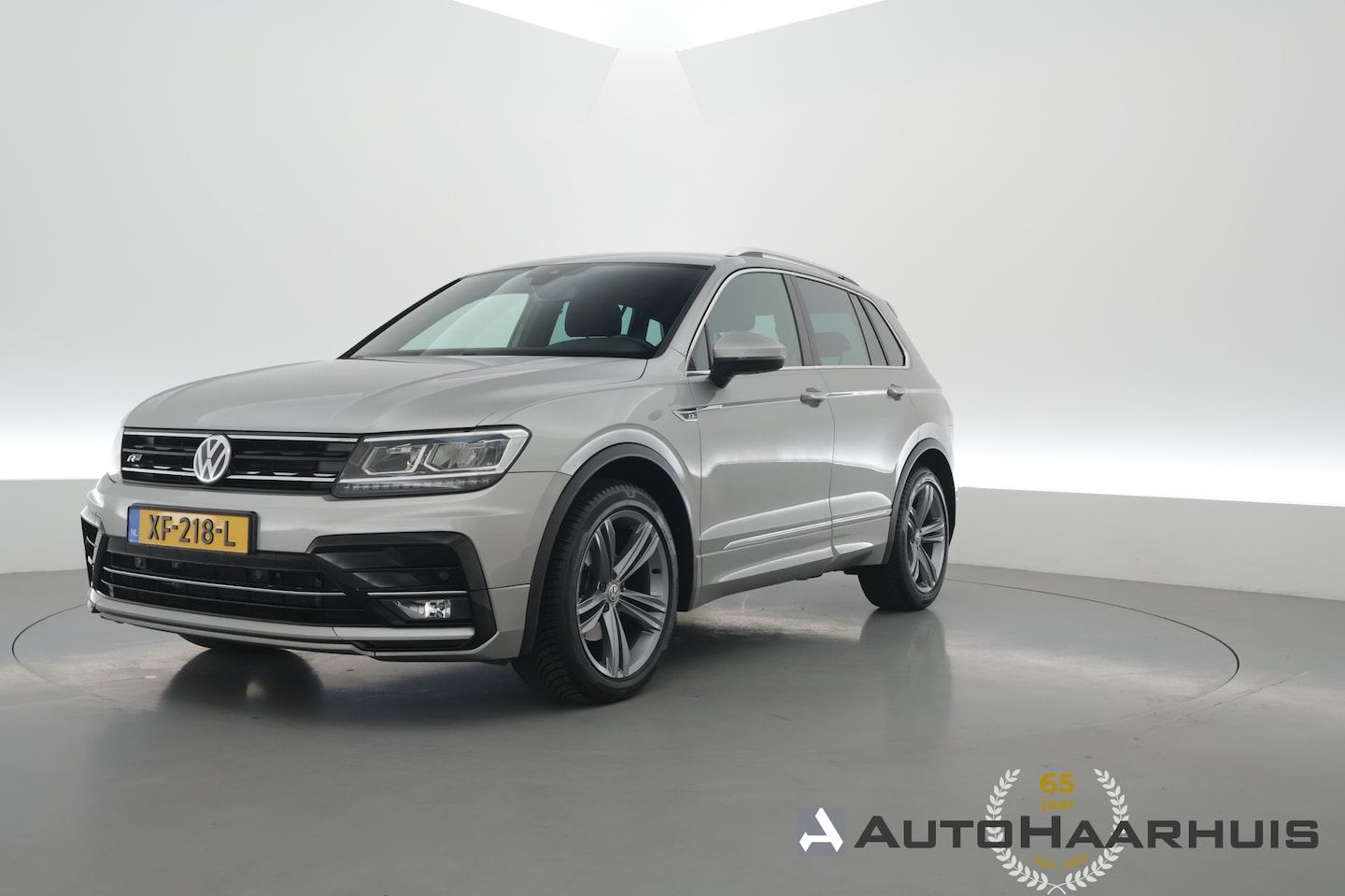 Volkswagen Tiguan - 1.5 TSI ACT Highline Business R | Rijklaar! | Orig. NL | Elek. Trekhaak | Dig. Cockpit | A - AutoWereld.nl