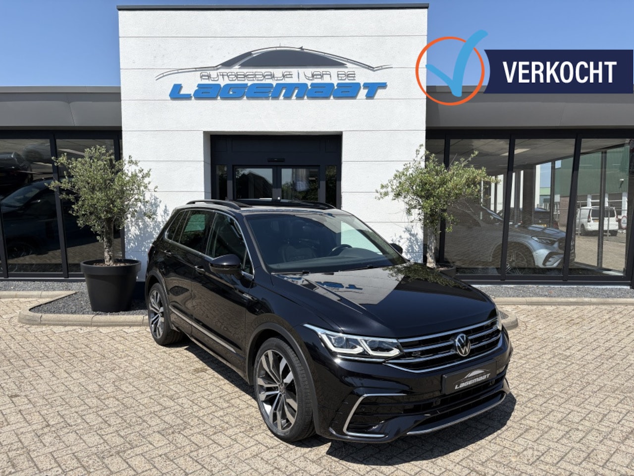 Volkswagen Tiguan - 1.5 TSI 2X R-Line -Pano - Trerkhaak - Harman & Kardon - Camera - AutoWereld.nl
