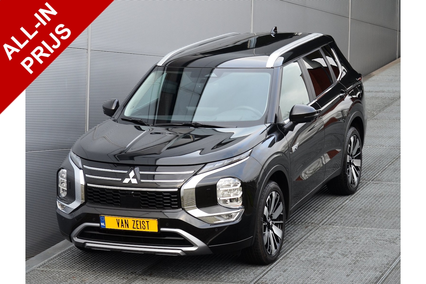 Mitsubishi Outlander - PHEV 2.4 FIRST EDITION 4WD | PLUG IN HYBRID | SOH 98% |  YAMAHA SOUND | 20'' LICHTMETAAL | - AutoWereld.nl