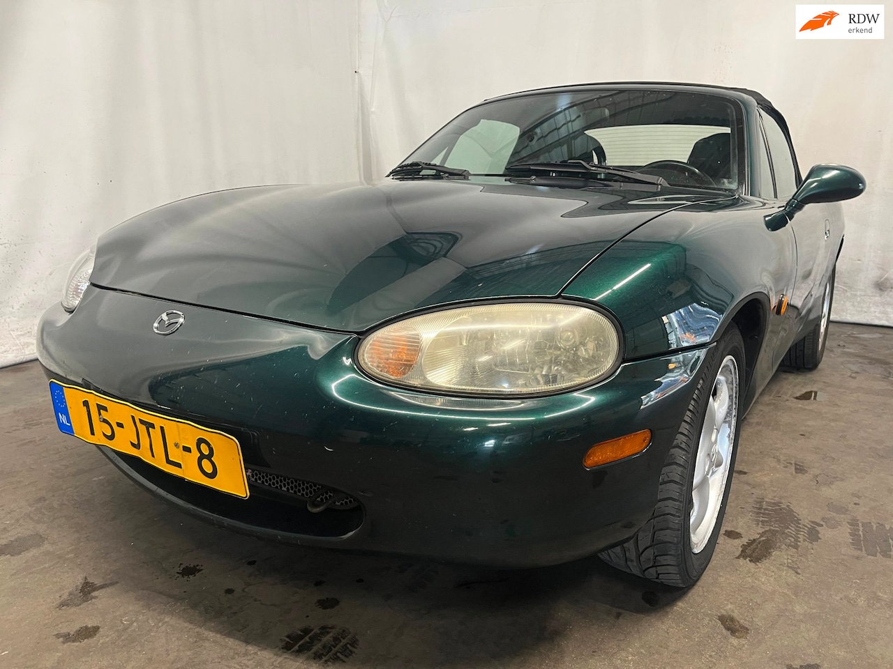 Mazda MX-5 - 1.6i 2WD SCHADEAUTO!! - AutoWereld.nl