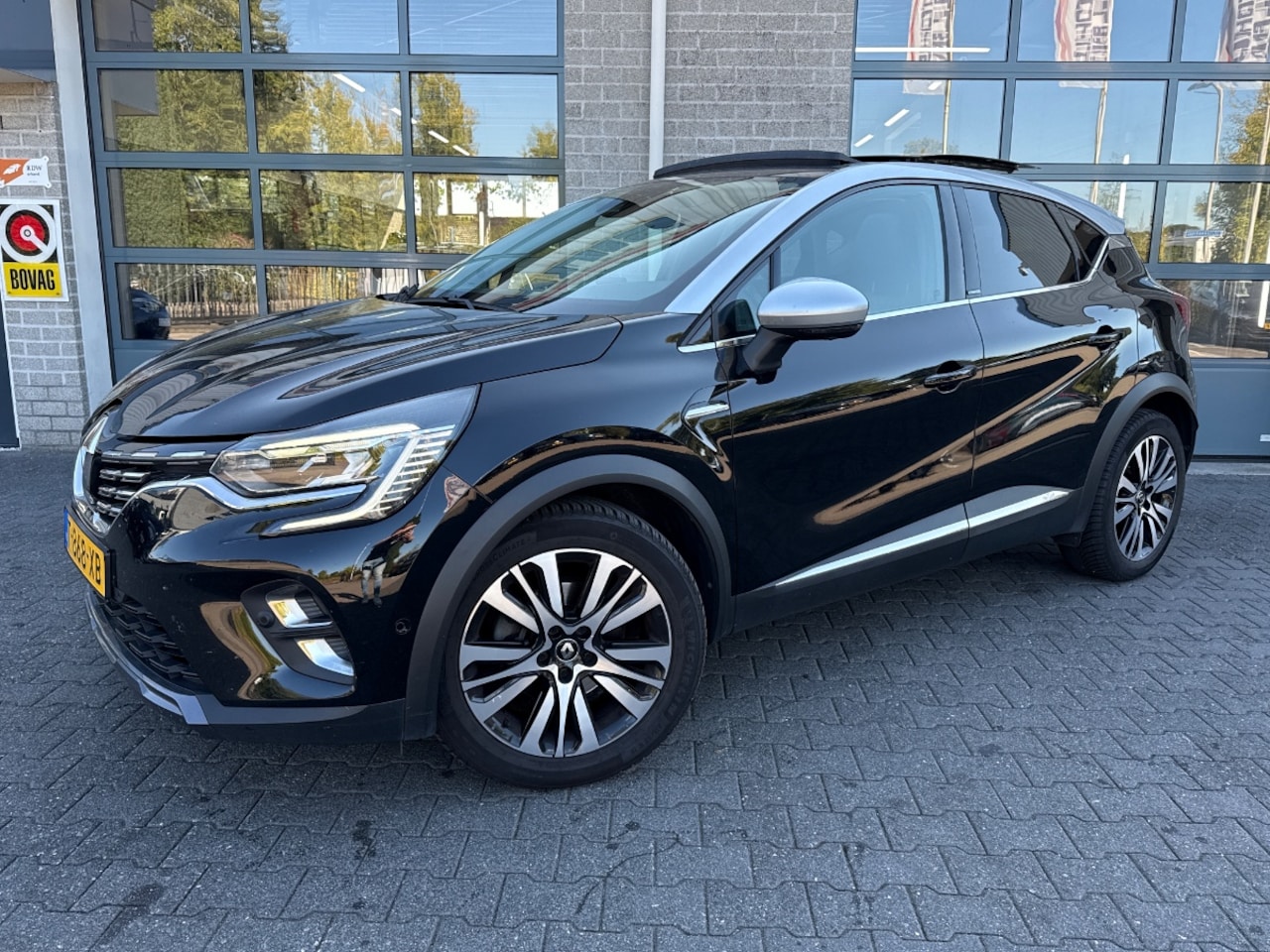 Renault Captur - 1.6 E-Tech Plug-in Hybrid 160 Initiale Paris|SCHUIFDAK| - AutoWereld.nl