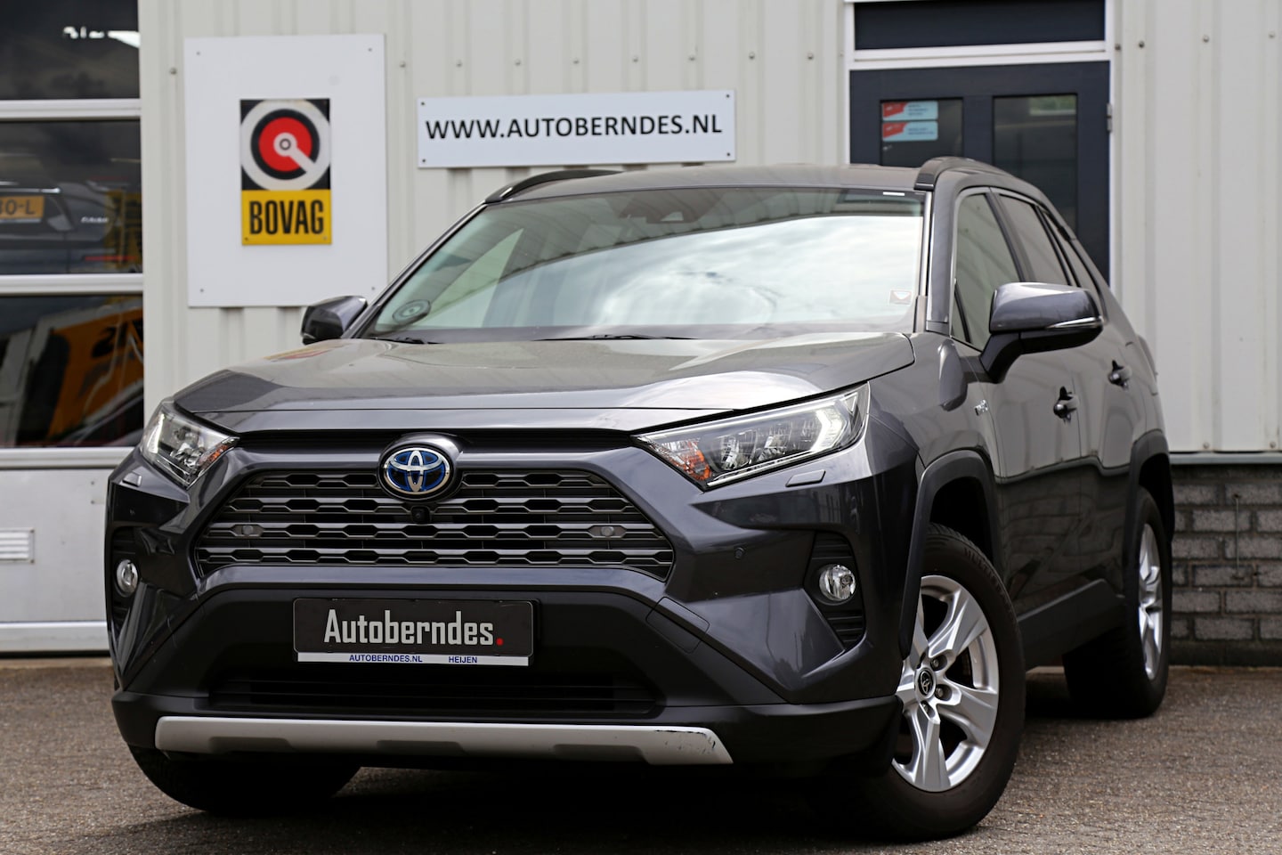 Toyota RAV4 - 2.5 Hybrid*Fabrieksgarantie t/m12-2031!*Perfect Toyota onderh.*Trekhaak/Leder/Stoelverw./S - AutoWereld.nl