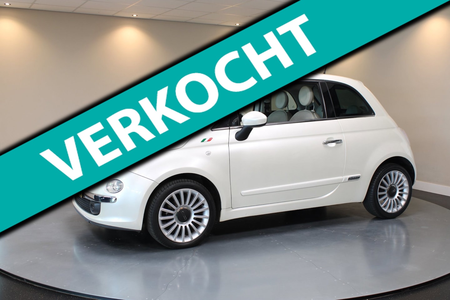 Fiat 500 - 1.2 Lounge *55.000Km!* Automaat|Pano|Climate|Parelmoer|NAP - AutoWereld.nl