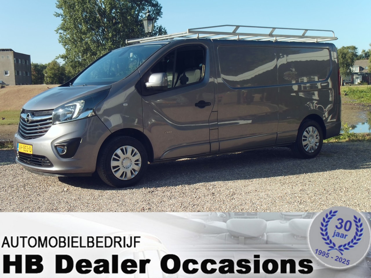 Opel Vivaro - 1.6 CDTI L2H1 DC Edition EcoFlex - Airco - Navigatie - 6 Bak - 3 zits - AutoWereld.nl