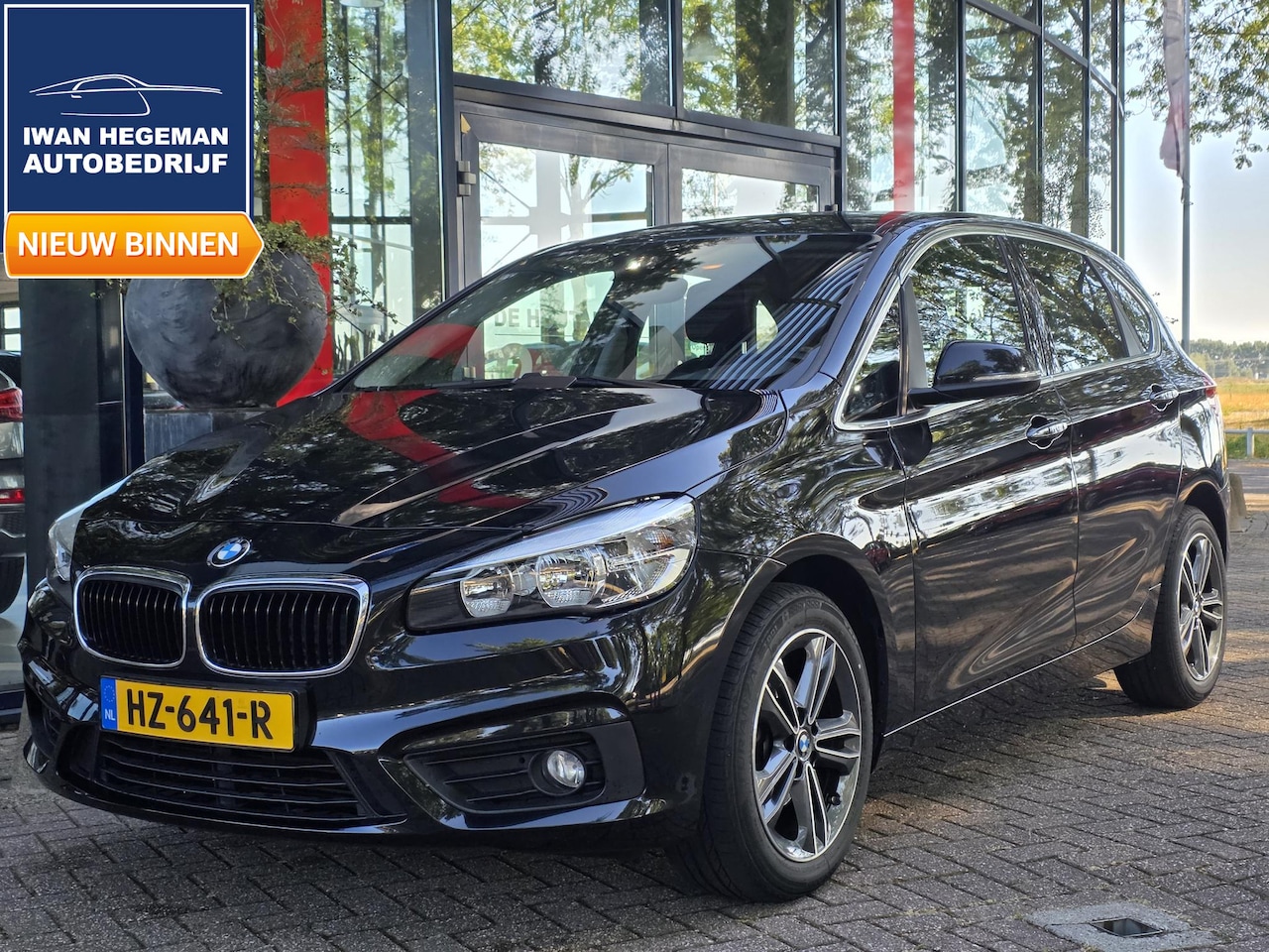 BMW 2-serie Active Tourer - 216i Essential | PDC | ECC | Navigatie | LM Velgen - AutoWereld.nl