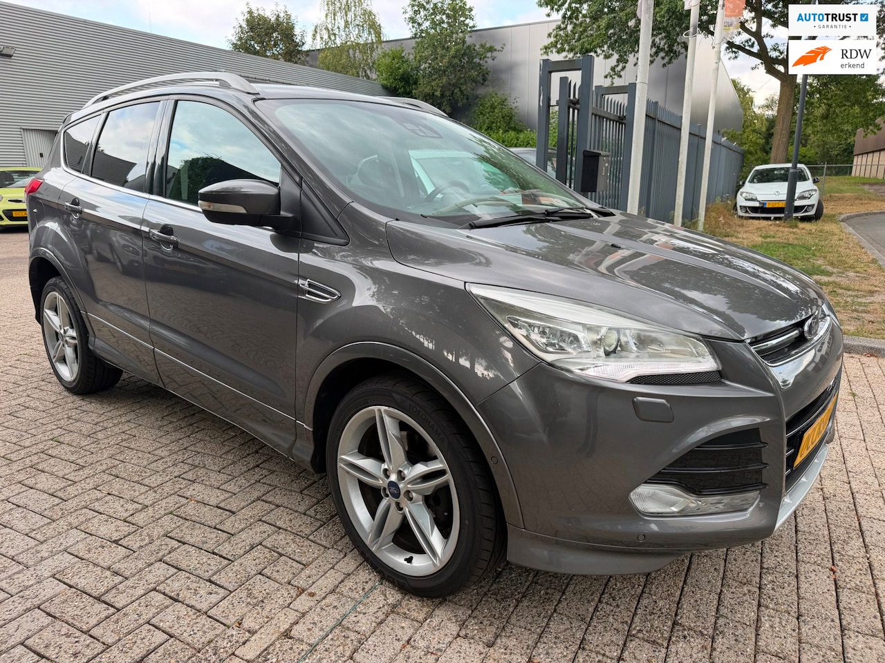 Ford Kuga - 1.6 ST-line Plus 4WD automaat 182 pk 108.641 km navi, cruise, elec pakket, camera, stoel v - AutoWereld.nl