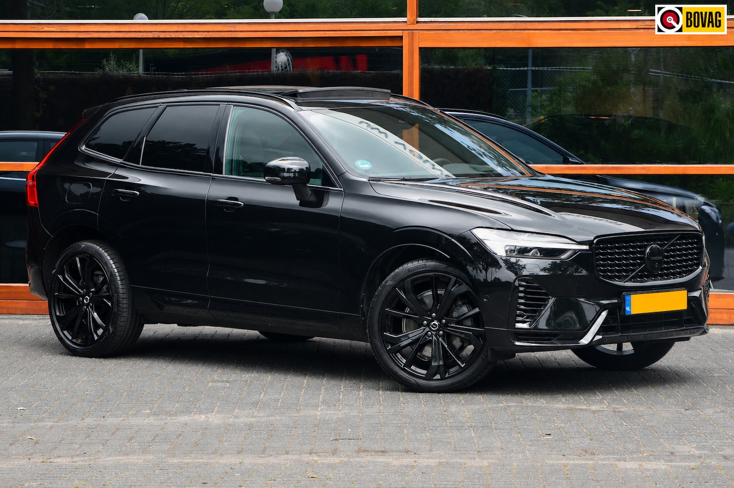 Volvo XC60 - T8 Hybride AWD Ultra Black Edition | Luchtvering | Bowers & Wilkins | Massage | Stoelventi - AutoWereld.nl