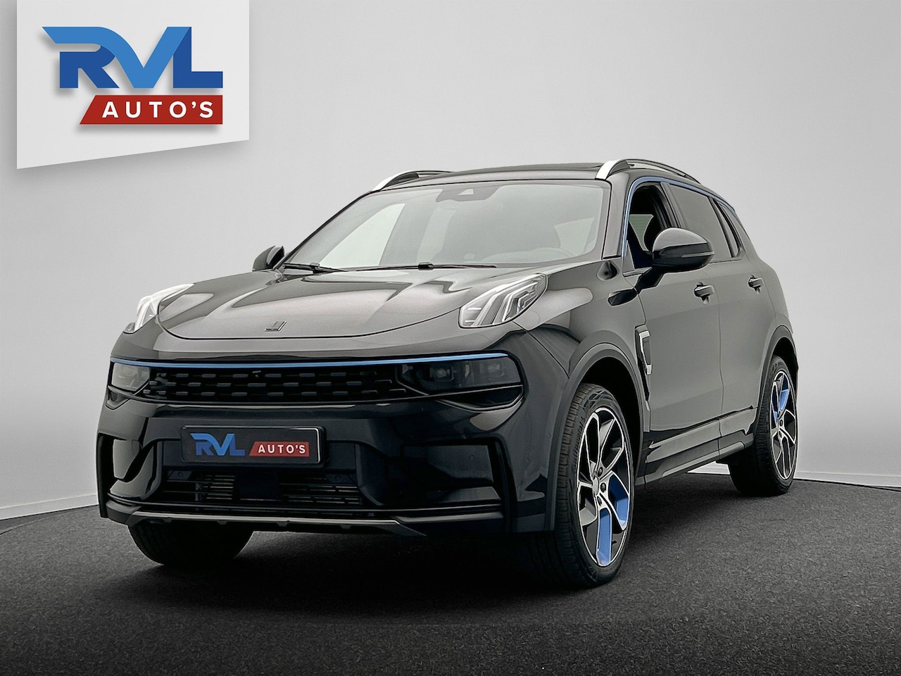 Lynk & Co 01 - 1.5 261PK Plug-in Hybrid *Zwarte Hemel* 360° Camera Pano/dak Apple/Carplay Adaptive/Cruise - AutoWereld.nl