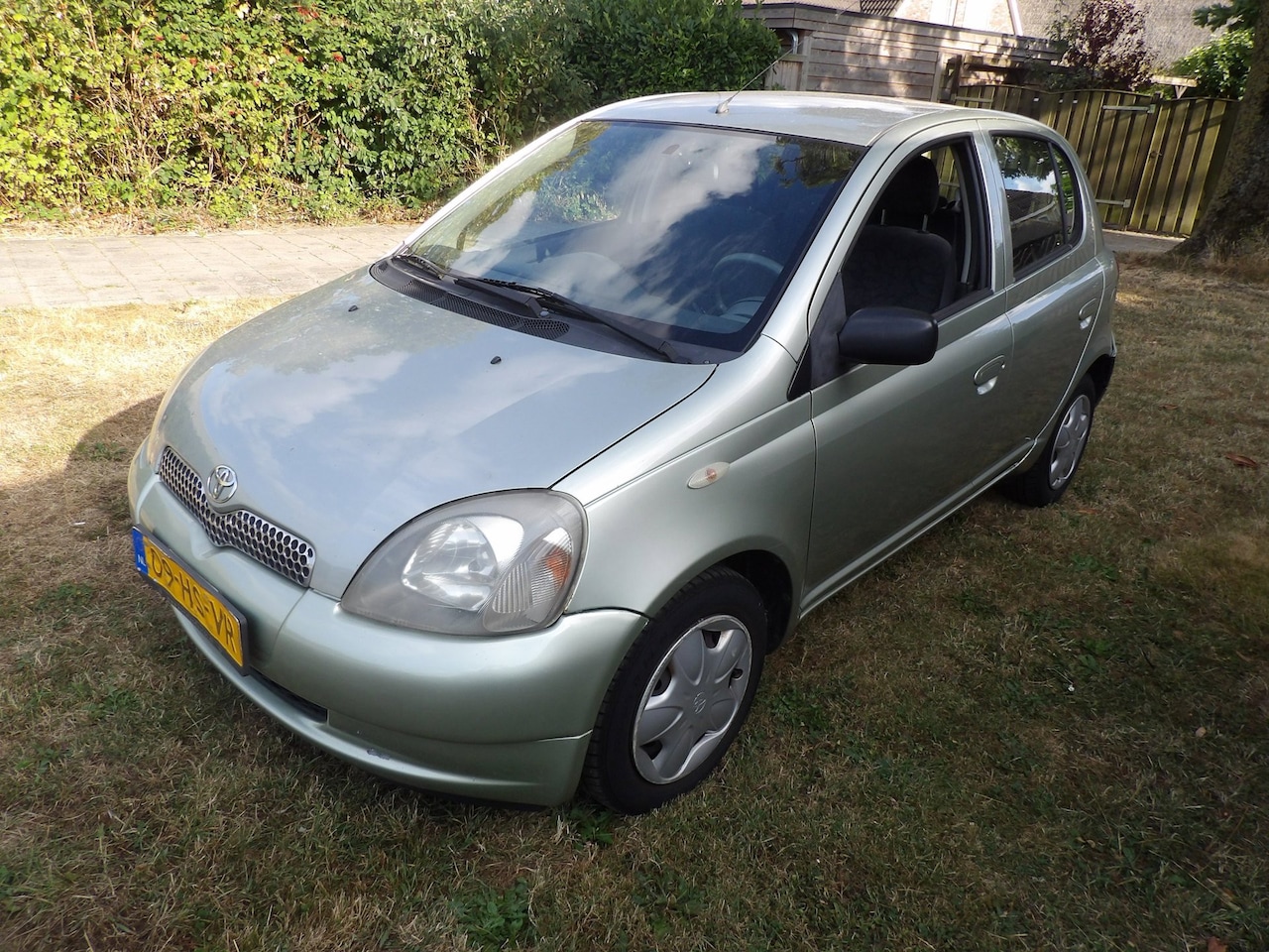 Toyota Yaris - 1.3-16V VVT-i Sol airco auto maat - AutoWereld.nl