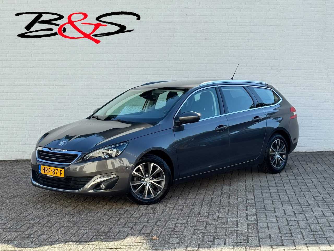 Peugeot 308 SW - 1.2 PureTech Allure Leder/alcantara Led koplampen Camera Cruise Navigatie - AutoWereld.nl
