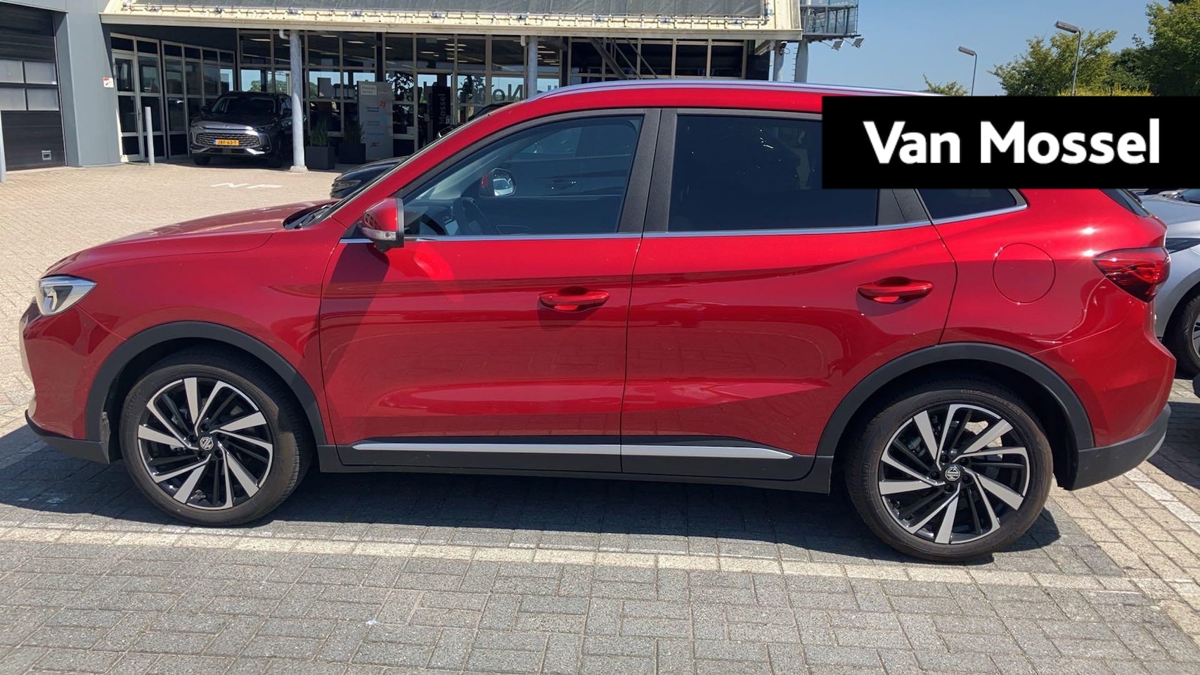 MG MG ZS Hybrid+ - 1.5 Hybrid+ Luxury All Season banden | Trekhaak - AutoWereld.nl