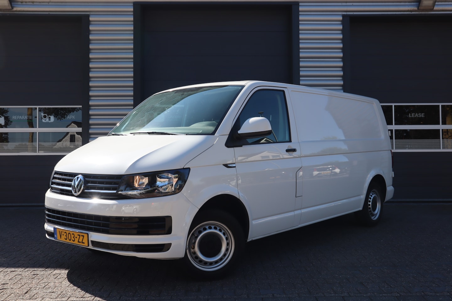 Volkswagen Transporter - 2.0 TDI L2H3 Comfortline Koelauto - AutoWereld.nl