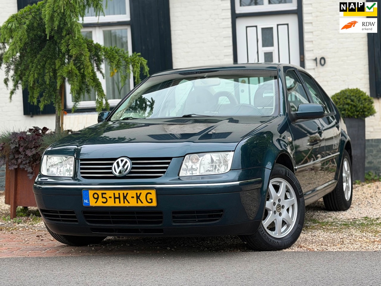 Volkswagen Bora - 1.6-16V Comfortline|124DKM!|Clima|Cruise| - AutoWereld.nl