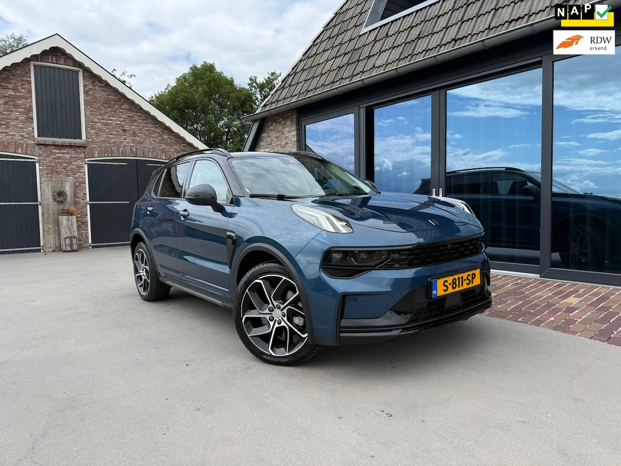 Lynk & Co 01 - 1.5 Plug-inHybrid Pano Black pakket - AutoWereld.nl