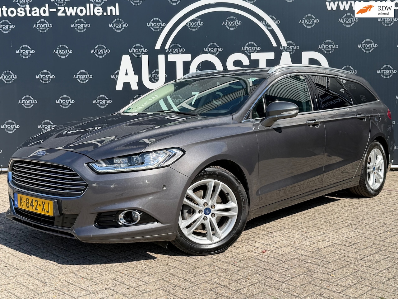 Ford Mondeo Wagon - 1.5 Titanium Automaat / Apple Carplay / Navi / NAP / APK / Airc - AutoWereld.nl