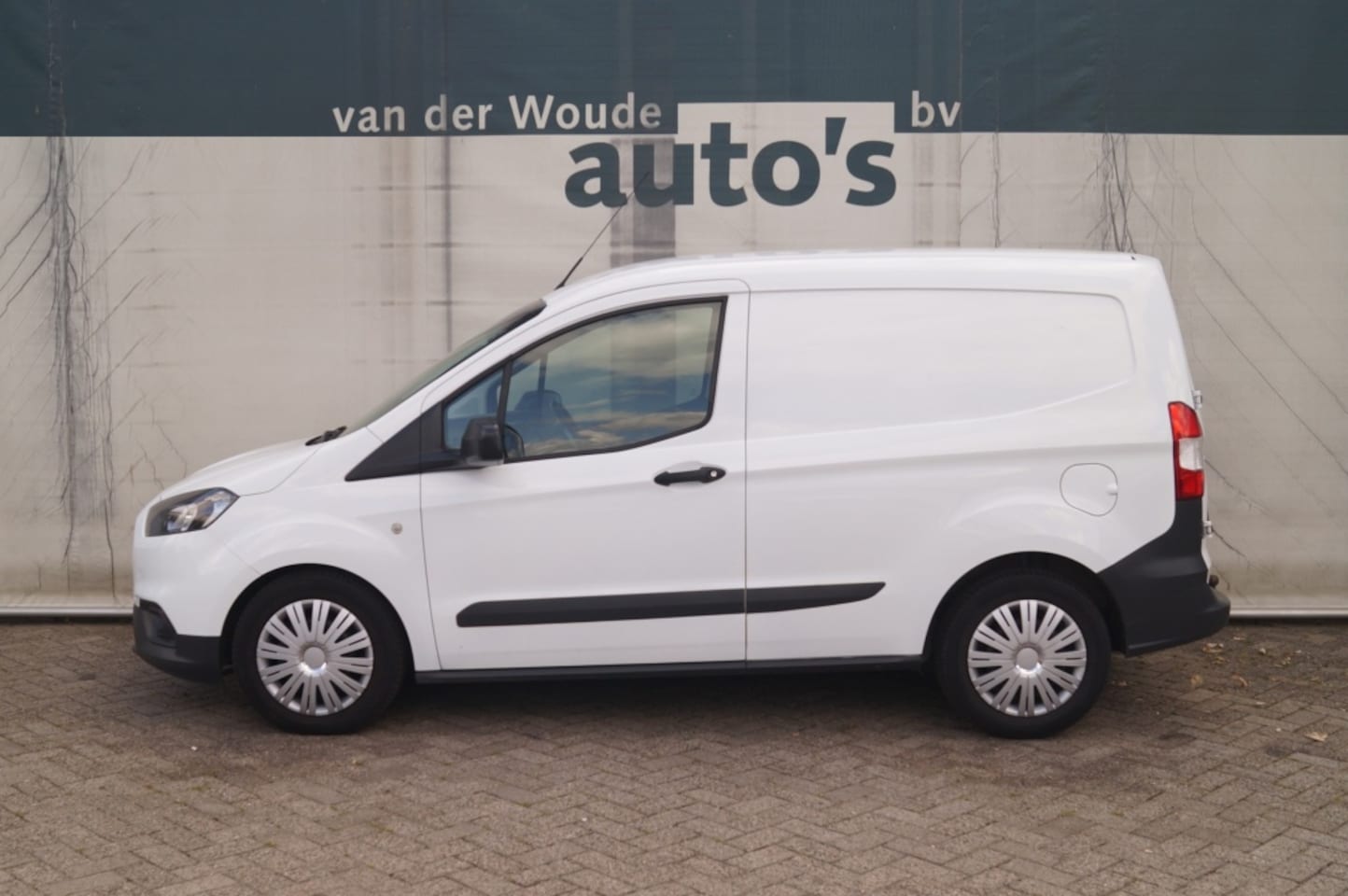 Ford Transit Courier - 1.5 TDCI Trend Dura - AutoWereld.nl