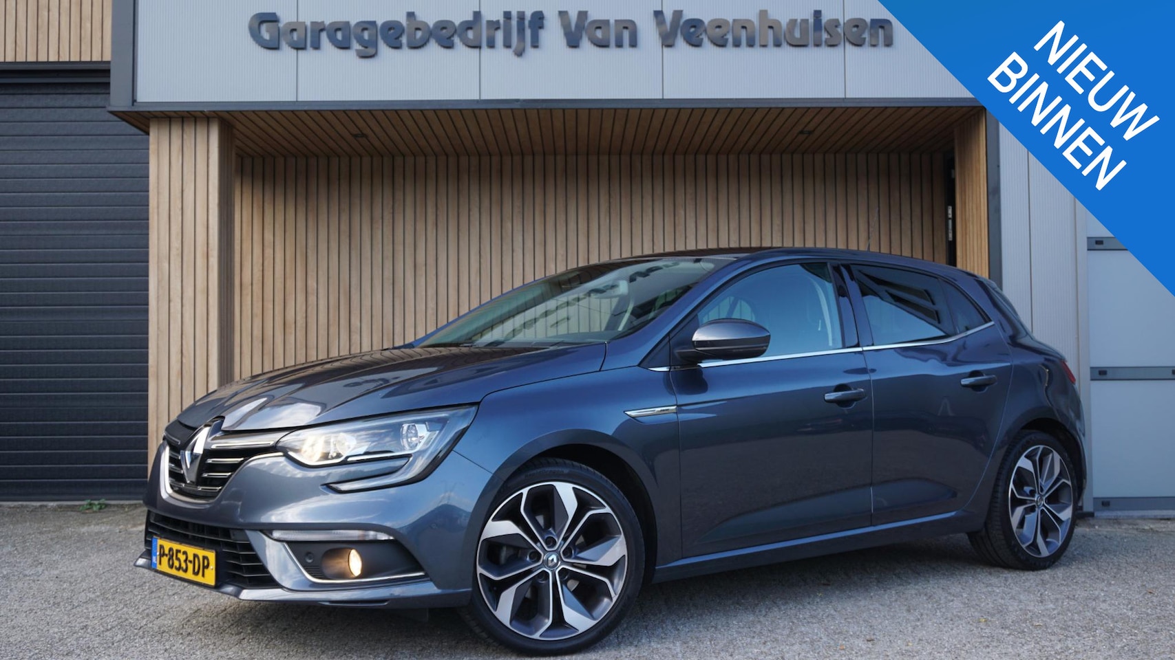 Renault Mégane - 1.3 140pk TCe Bose Xenon Cruise Pdc Keyless Navi *94610km* Bose 18 inch LM a.Camera - AutoWereld.nl