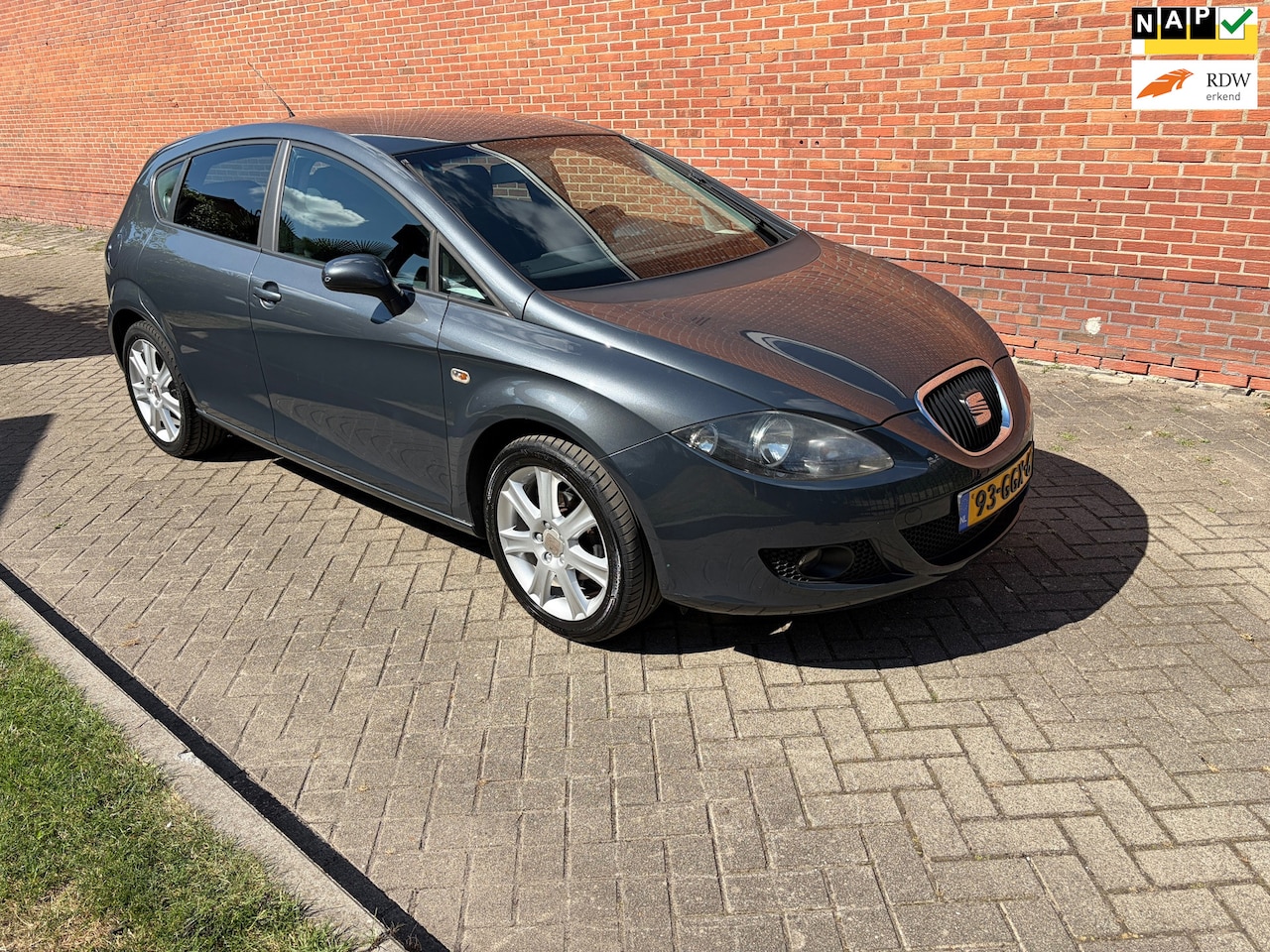SEAT Leon - 1.6 Streetstyle Cruise Clima - AutoWereld.nl