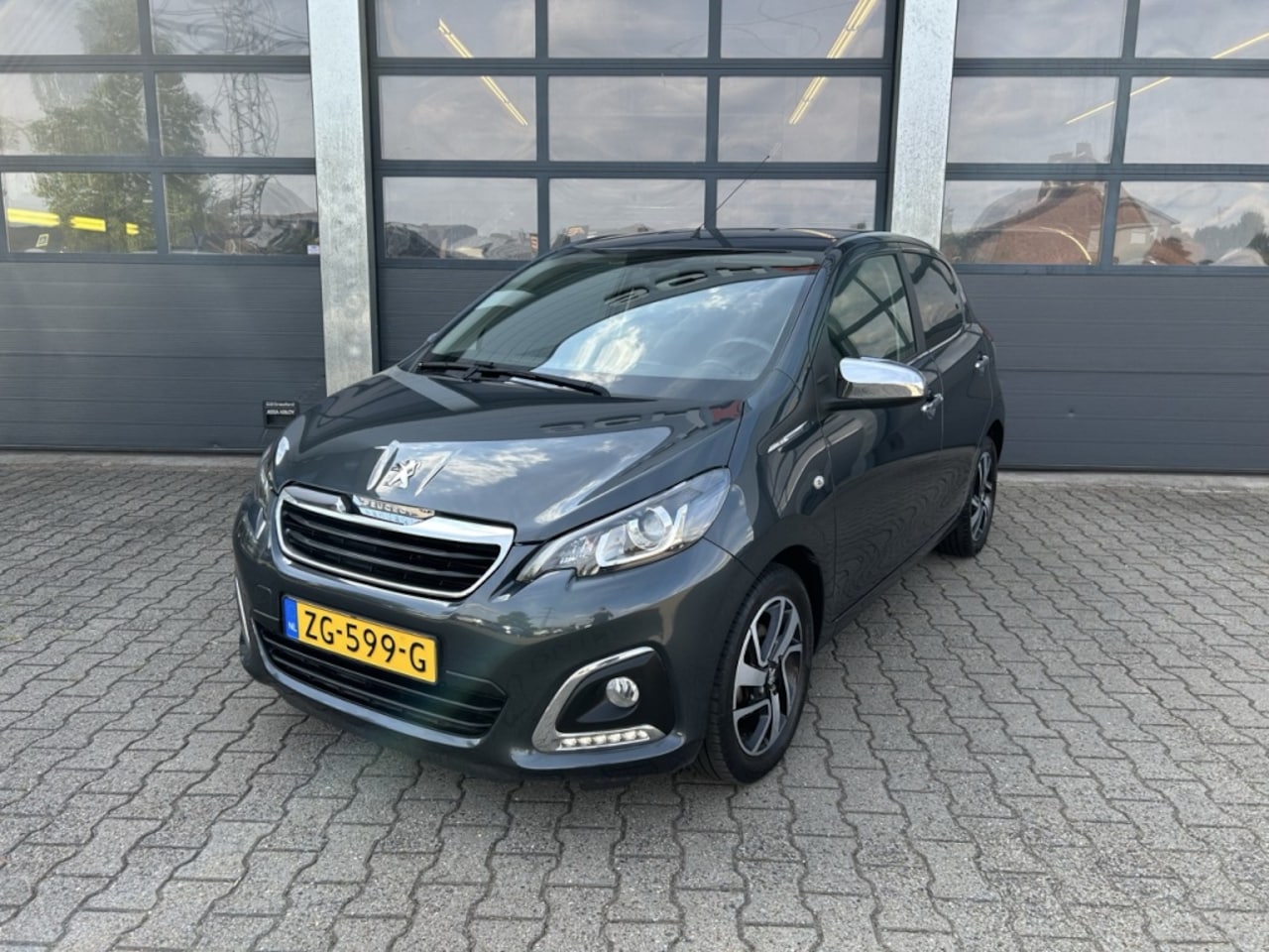 Peugeot 108 - 1.0 e-VTi 68pk 5D Allure - AutoWereld.nl