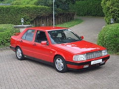 Lancia Thema - 8.32 in unieke kleur Ferrari Rosso Corsa