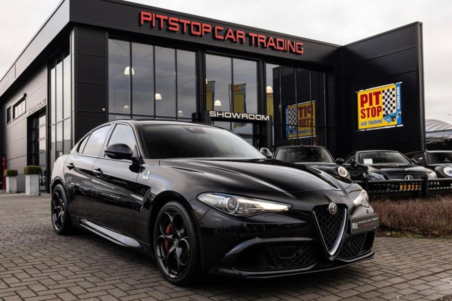 Alfa Romeo Giulia - 2.9 V6 Quadrifoglio 2.9 V6 Quadrifoglio, 510 PK, Carbon, Camera, Sportuitlaat! - AutoWereld.nl