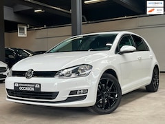 Volkswagen Golf - 1.4 TSI Connected Series Automaat/Carplay/Trekhaak