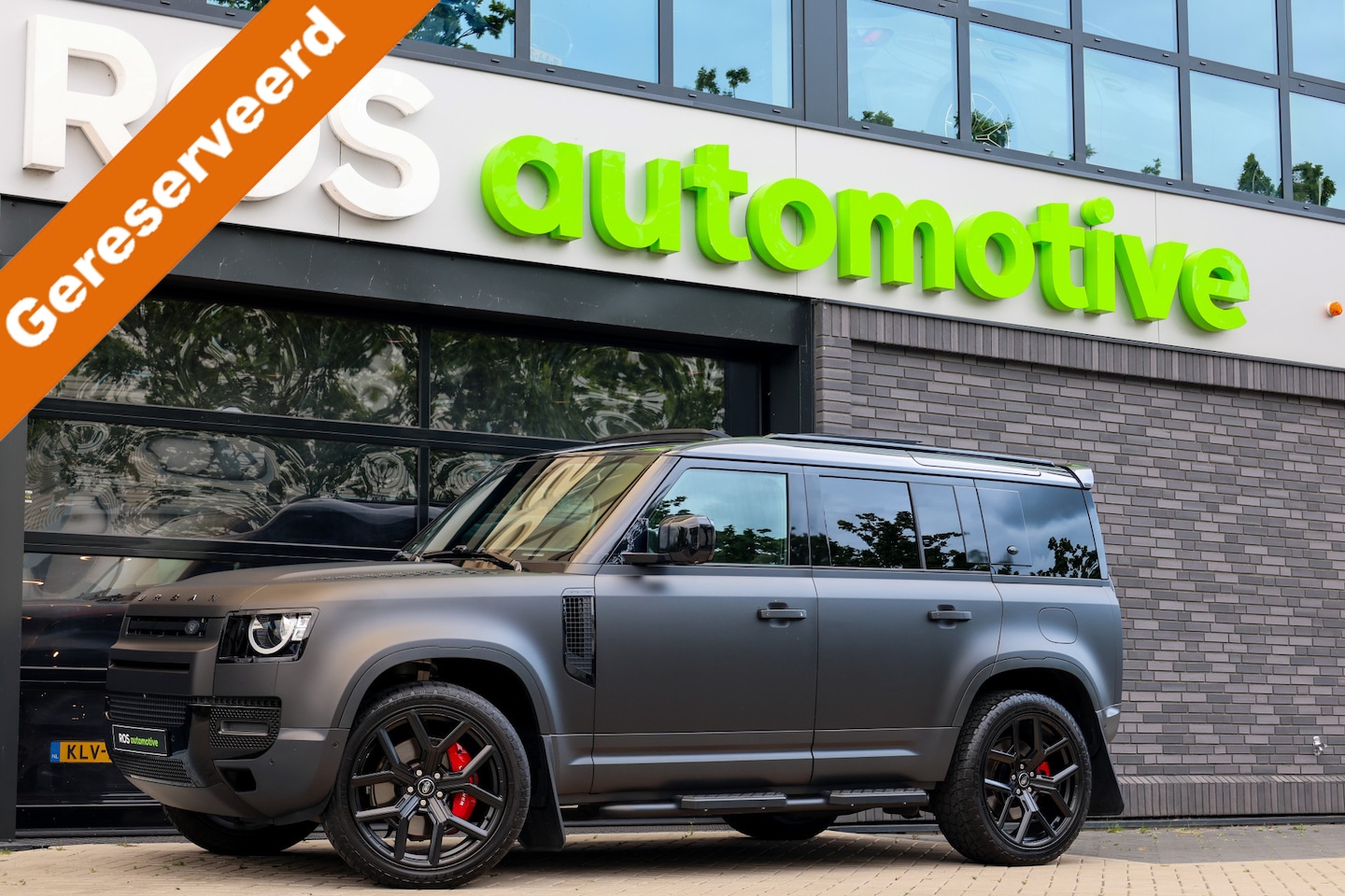 Land Rover Defender 110 - 2.0 P400e 110 HSE | URBAN | PANO | MERIDIAN | 360 | HUD | 4X STOELVERW | ALARM 3&5 | STUUR - AutoWereld.nl