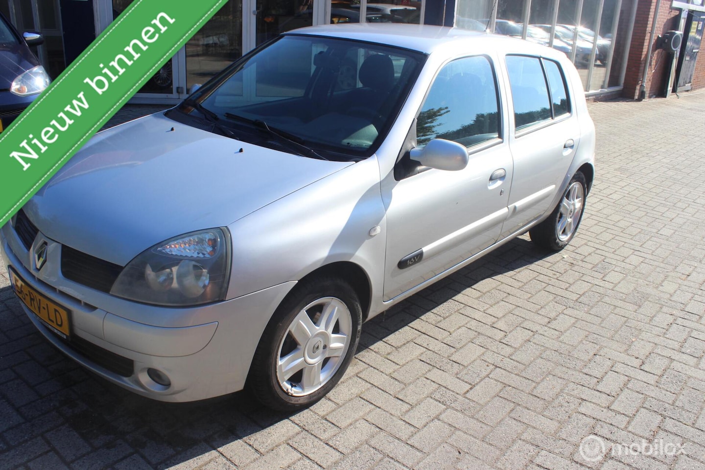 Renault Clio - 1.2-16V Authentique Comfort 1.2-16V Authentique Comfort - AutoWereld.nl