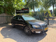 Skoda Octavia - 1.6 TDI Ambition Schuifdak Stoelverw Pdc EX BPM