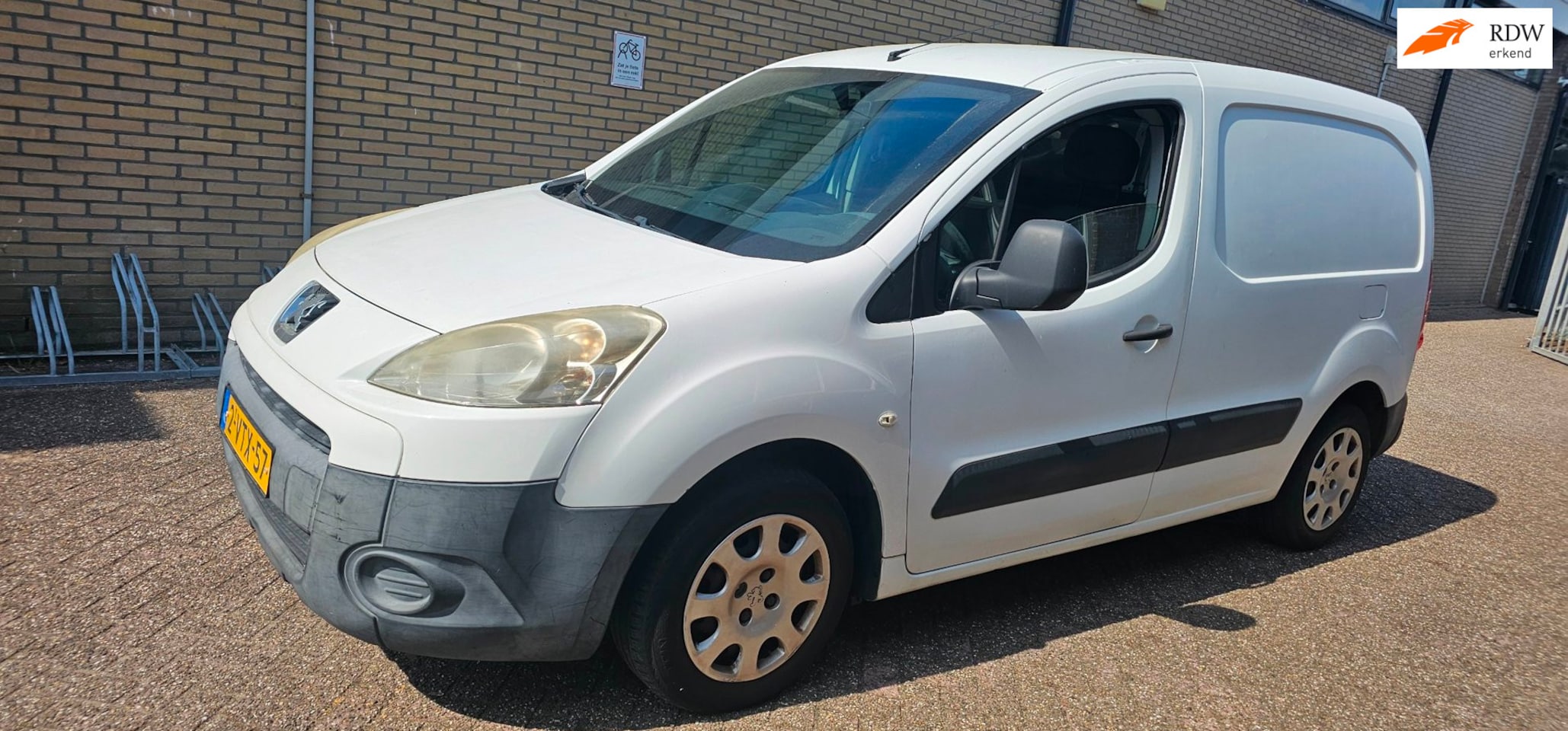 Peugeot Partner - 120 1.6 e-HDI L1 XT Profit + lage kms airco - AutoWereld.nl