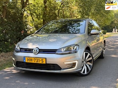 Volkswagen Golf - 1.4 TSI GTE | Pano + Navi + Cruise Nu € 7.450,
