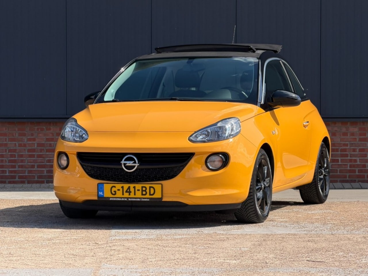 Opel ADAM - 1.2 Glam Panoramadak / Half leder / Bluetooth - AutoWereld.nl