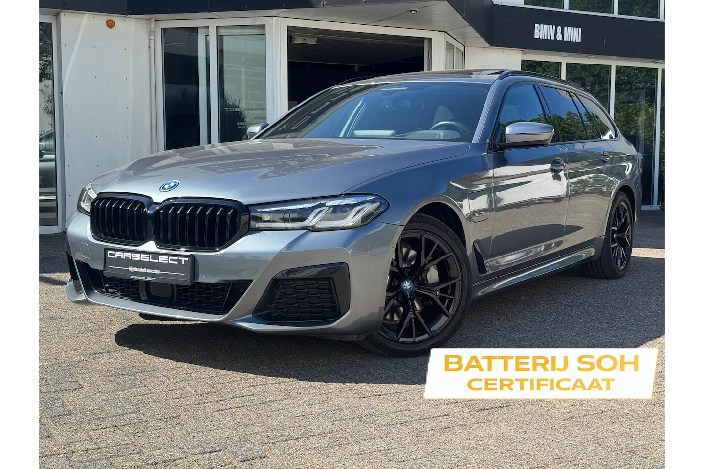 BMW 5-serie Touring - 530e M Sport | Soft Close | Head-Up | Comfort | Harman/Kardon | Panoramdak - AutoWereld.nl