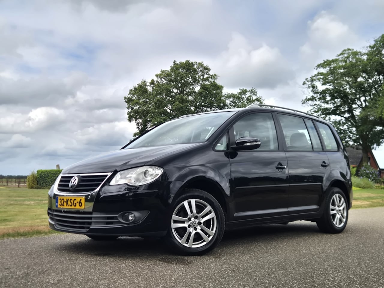 Volkswagen Touran - 1.4 TSI Automaat, 5 persoons - AutoWereld.nl