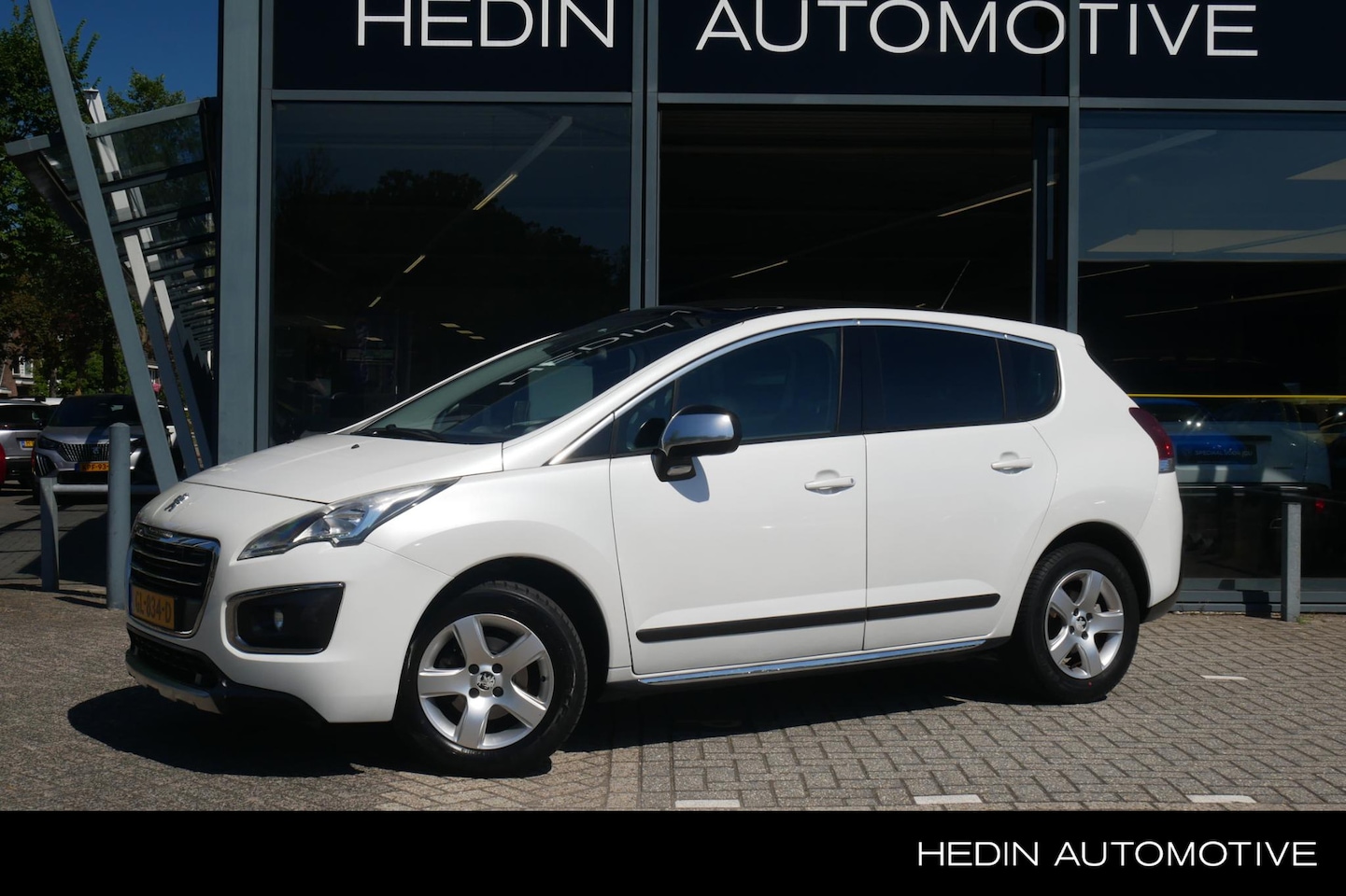Peugeot 3008 - Allure | Navigatie | Trekhaak | Achteruitrijcamera | Head up Display | Cruise Control | Li - AutoWereld.nl