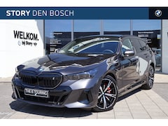 BMW i5 Touring - eDrive40 M Sport / Panoramadak / Achteruitrijcamera / Adaptieve LED / Parking Assistant /
