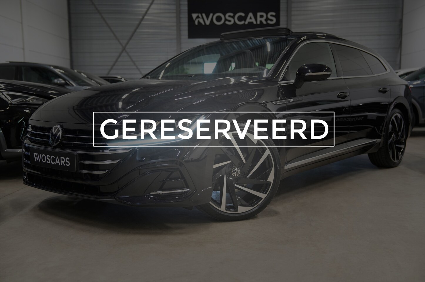 Volkswagen Arteon Shooting Brake - 2.0 TSI R-Line * Kuipstoelen - Pano - 360° Cam - Harman Kardon - Keyless - 20" - Standkach - AutoWereld.nl