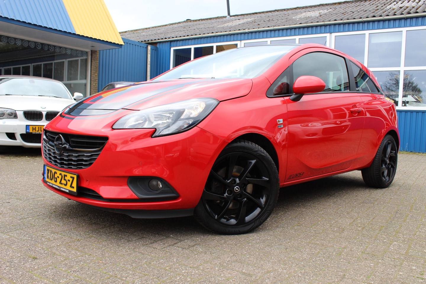 Opel Corsa - 1.4-16V "120 Jahre" uivoering !!! 100 Pk - AutoWereld.nl