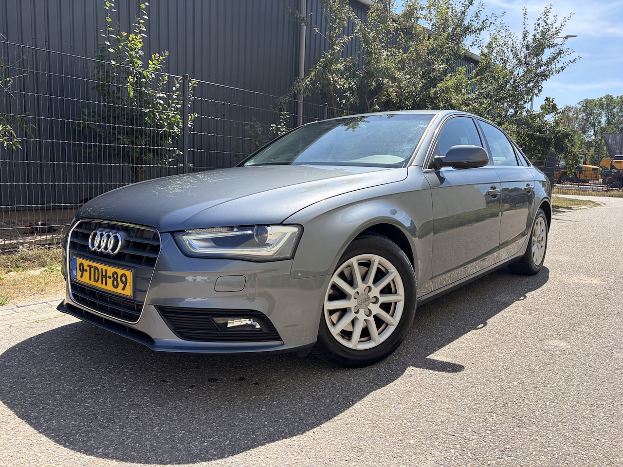 Audi A4 Limousine - 1.8 TFSIe Edition / NAVI / CRUISE / CLIMATE / 132dkm! NAP! - AutoWereld.nl