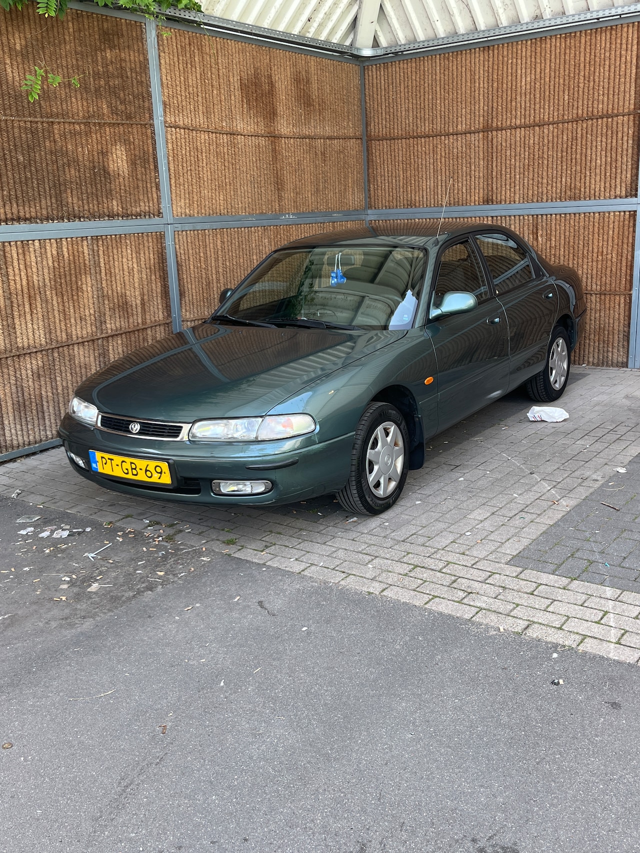 Mazda 626 - 1.8i LX Met airco - AutoWereld.nl