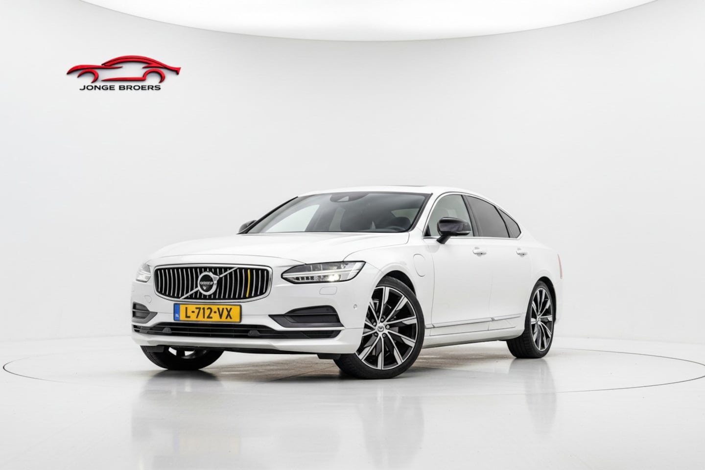 Volvo S90 - 2.0 T8 AWD Inscription /Pano/massage/B&W/360 - AutoWereld.nl
