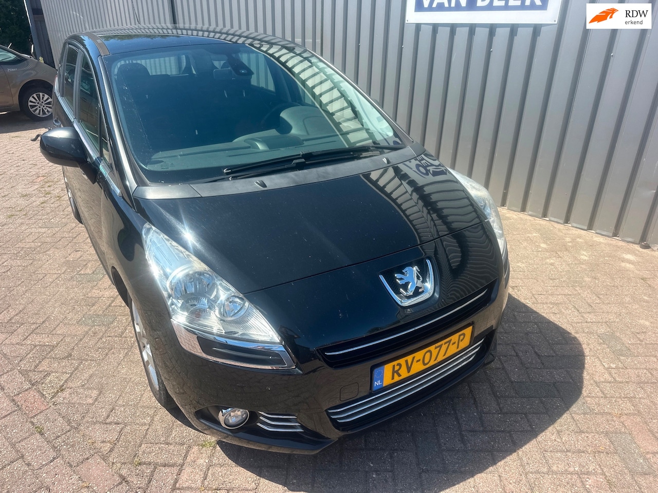 Peugeot 5008 - 1.6 e-HDi Active 5p. 1.6 e-HDi Active 5p. - AutoWereld.nl