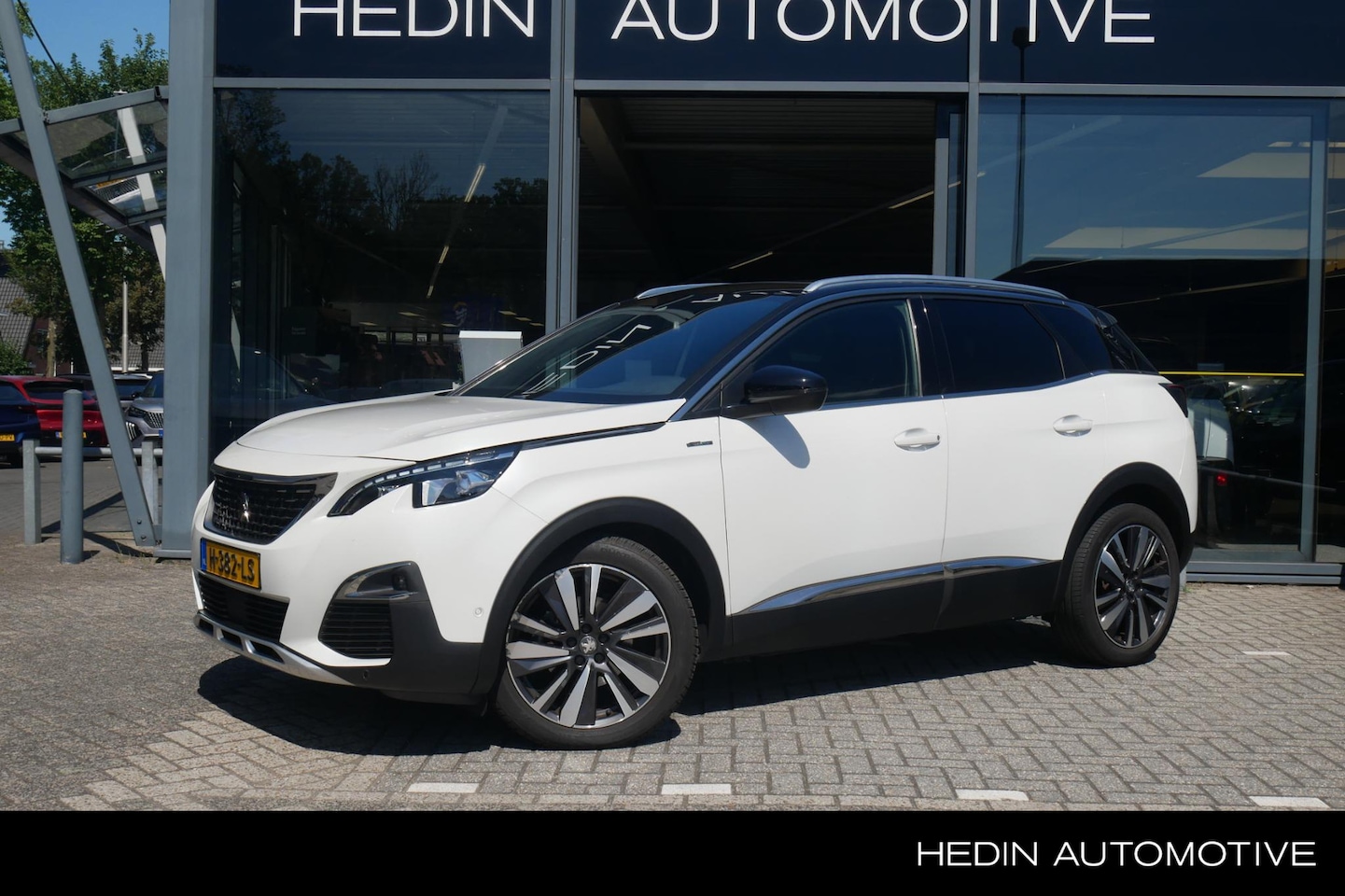 Peugeot 3008 - GT Line | Navigatie | Cruise Control | Panoramadak | Apple Carplay / Android Auto | Stoelv - AutoWereld.nl