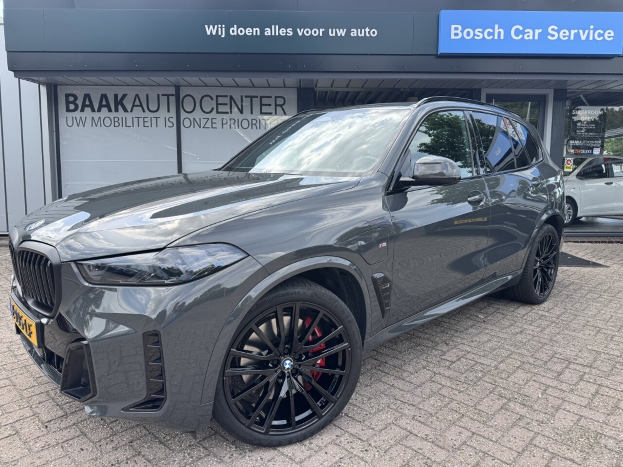 BMW X5 - xDrive50e | Luchtvering | Panoramadak | Trekhaak | Harman/Kardon - AutoWereld.nl